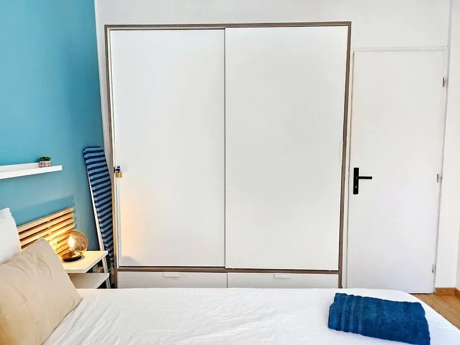 Air-Conditioned Apartment With 2 Balconies Marseille France