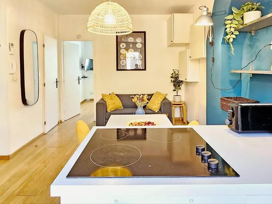 Air-Conditioned Apartment With 2 Balconies Marseille