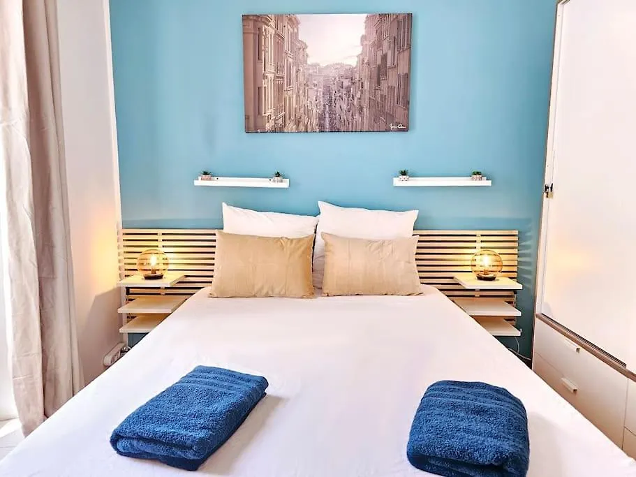 Air-Conditioned Apartment With 2 Balconies Marseille France