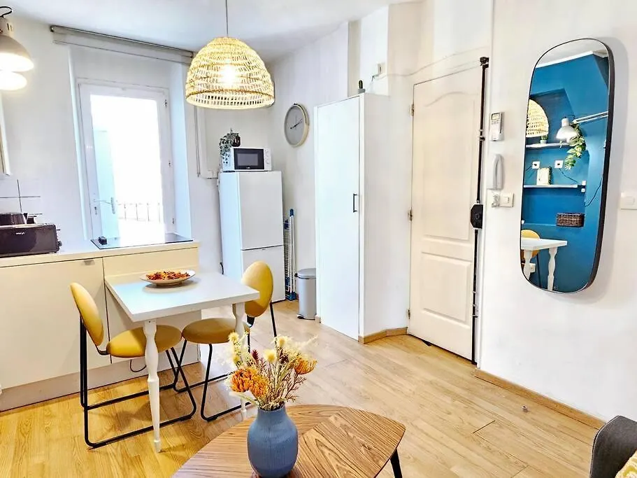 Air-Conditioned Apartment With 2 Balconies Marseille